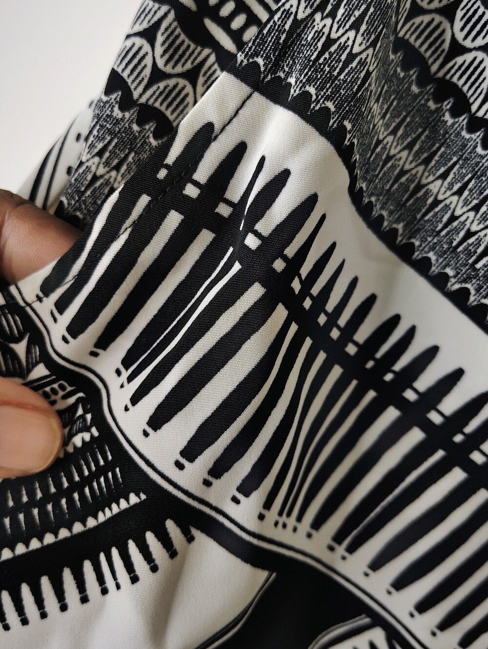 Old Navy Black White Geometric Print Asymmetrical Handkerchief Hem Midi Skirt Me - Picture 3 of 6